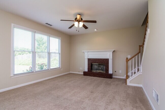 Foto del edificio - 2400 Chandler Grove Dr