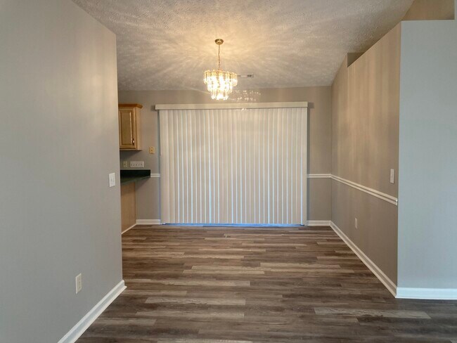 Back sliding door - 2033 Hawksmoor Dr