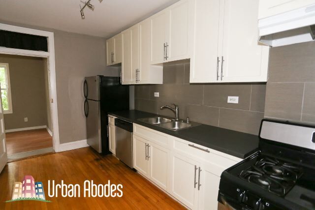 Building Photo - 2043 N Avers Ave