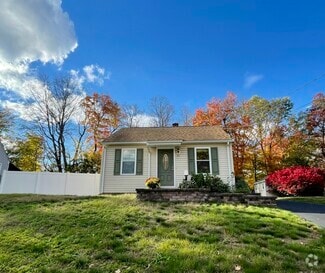 Building Photo - 117 Hollister Dr