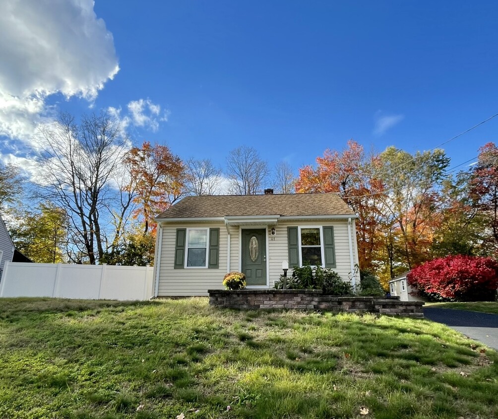 Primary Photo - 117 Hollister Dr