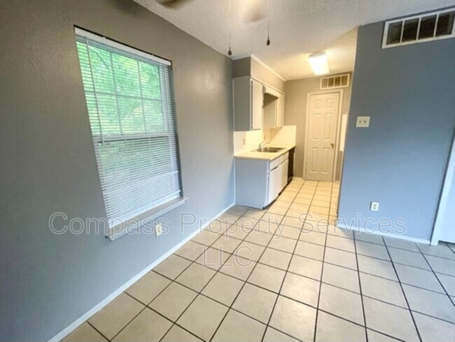 Foto del edificio - 2701 Colonial Ave