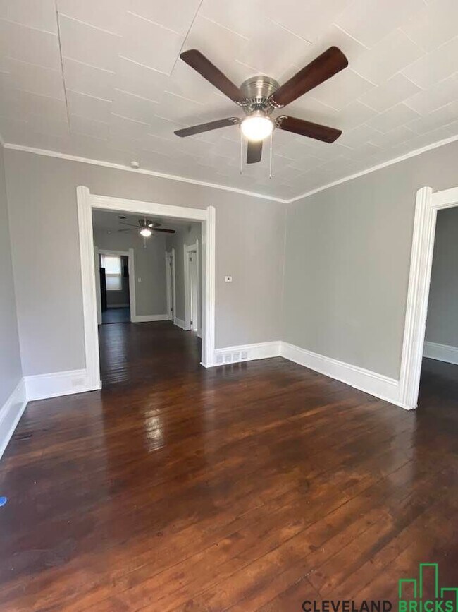 Building Photo - 2079 W 45th St