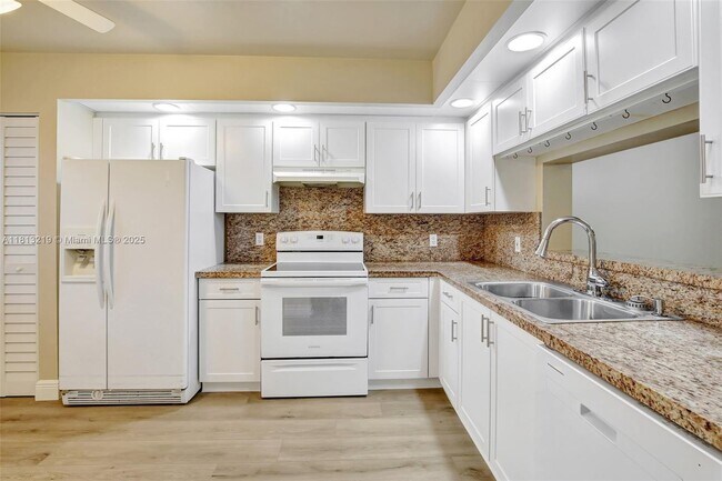 Foto del edificio - 12651 SW 16th Ct