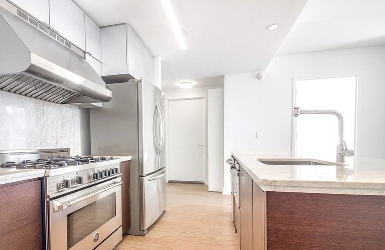 Primary Photo - 10 E 29th St