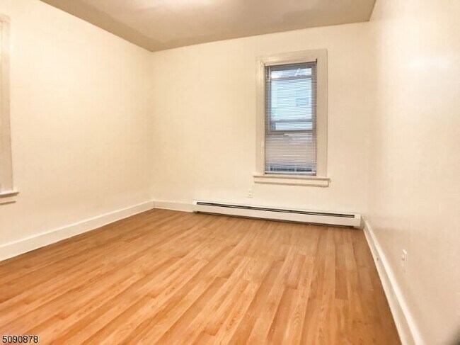 Building Photo - 114 Weequahic Ave
