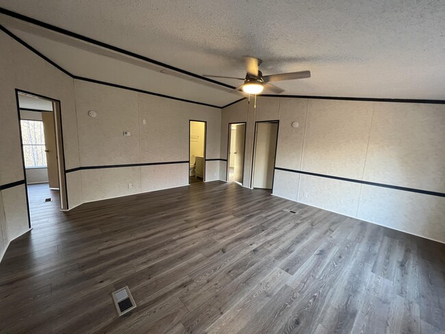 Building Photo - 226 Chivalry Ln