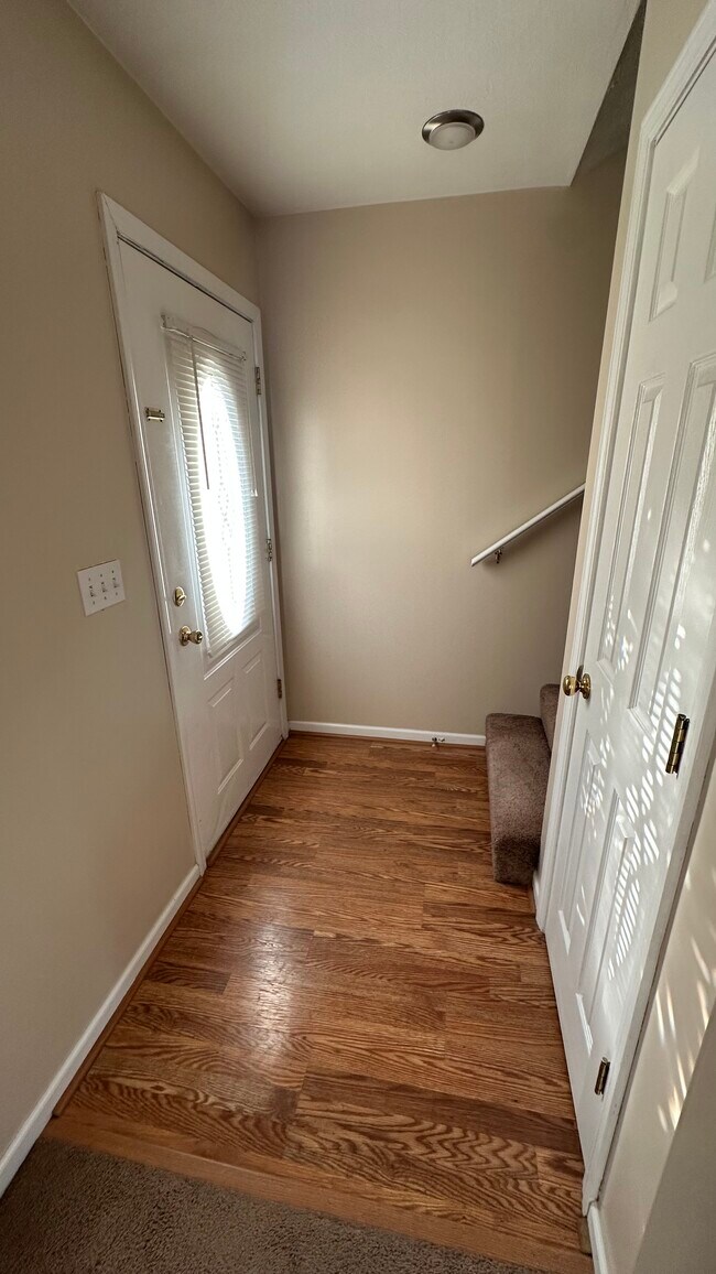 Foto del edificio - 1202 Deer Ln