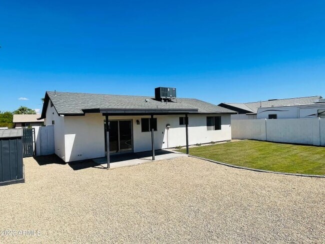 Foto del edificio - 1145 W Tulane Dr