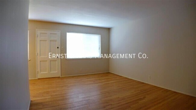 Foto del edificio - 734 Linden Ave