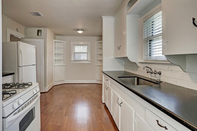 Well Maintained 2 Bedroom House - Well Maintained 2 Bedroom House