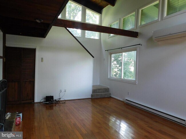 Foto del edificio - 229 Sunset Ln