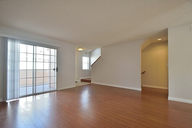 Building Photo - 2800 Plaza del Amo Hwy