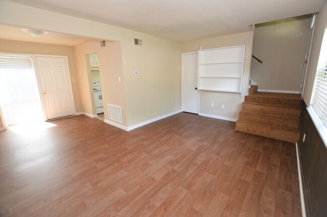 Foto del edificio - Bradford Village