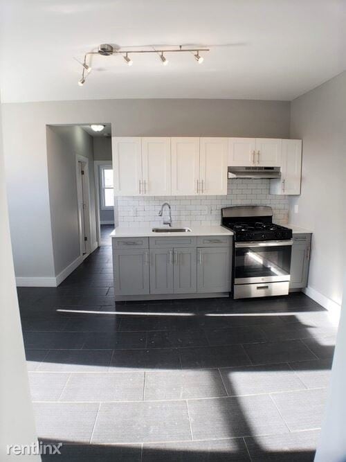 Building Photo - 3 br, 1.5 bath  - 53-55 Hobson St