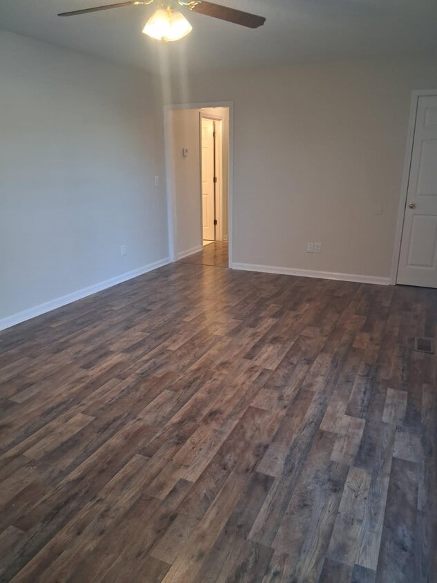 Building Photo - 1201 Autumn Oaks Dr