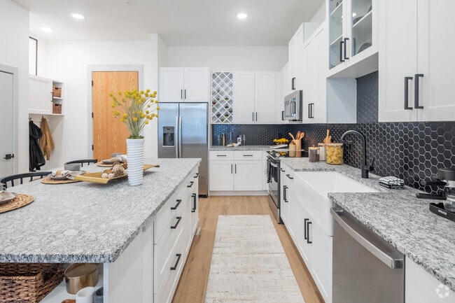Interior Photo - Silversaw Wesley Chapel