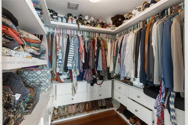 Building Photo - 335 S Biscayne Blvd