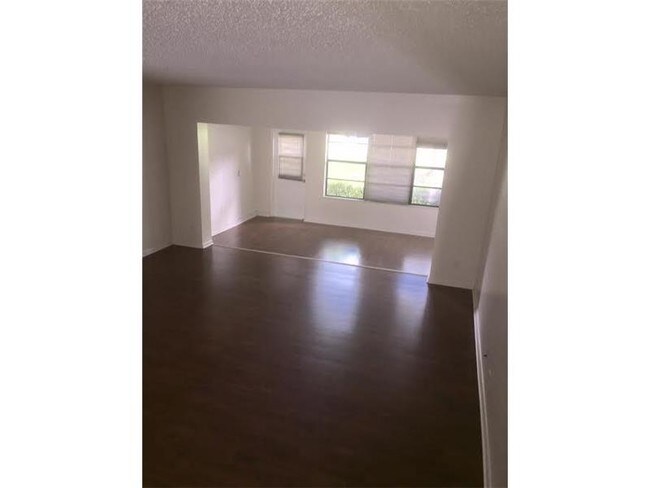 Building Photo - 6610 Racquet Club Dr