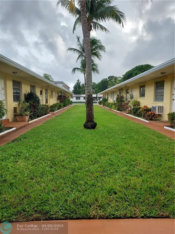 Foto del edificio - 2241 Monroe St