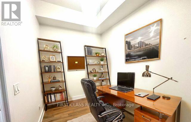 Photo du bâtiment - 128 Fairview Mall Dr