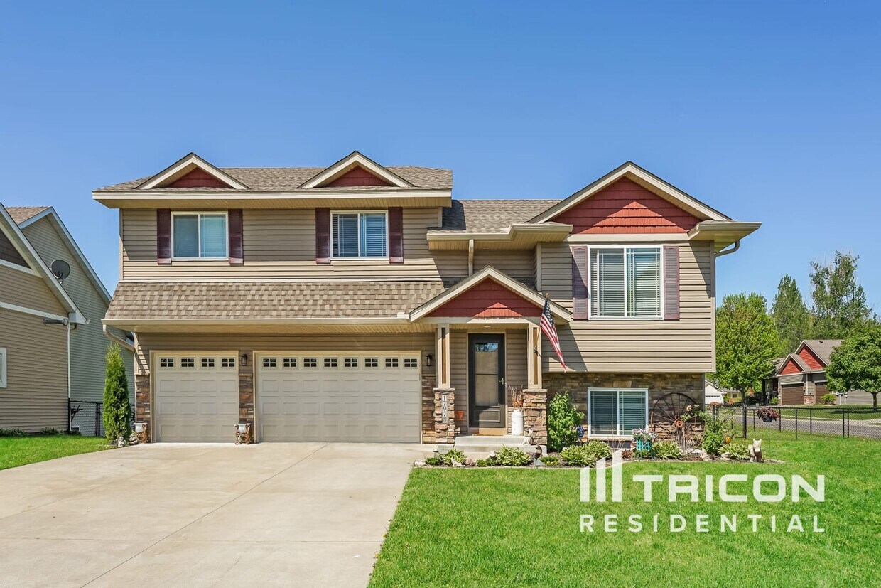 Foto principal - 17978 Nixon Ct NW