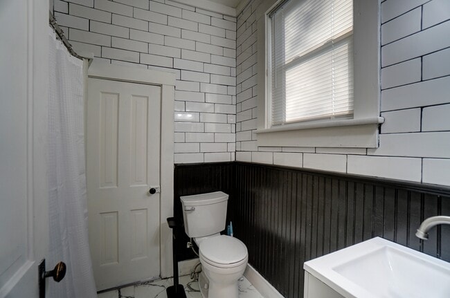 Foto del edificio - 1117 W High St