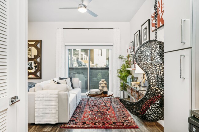 Building Photo - Park 17