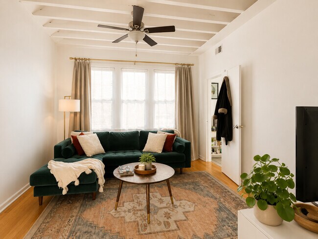 Foto del edificio - 725 N Throop St