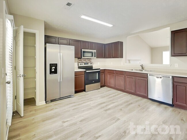 Foto del edificio - 125 Ivy Hill Ln