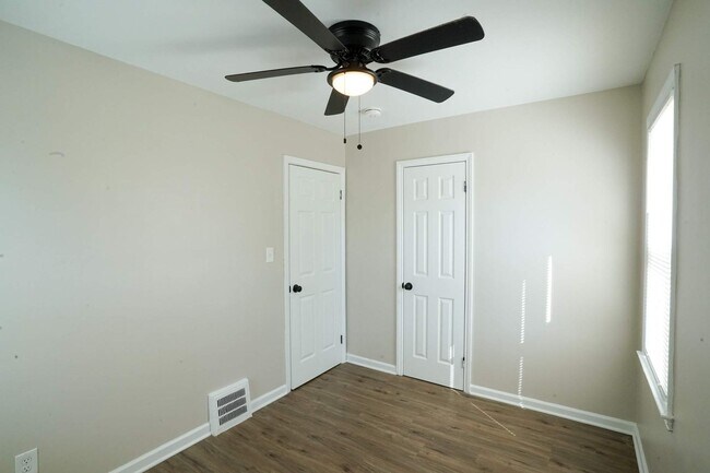 Foto del edificio - Freshly Renovated 3-Bedroom Home – Quality...
