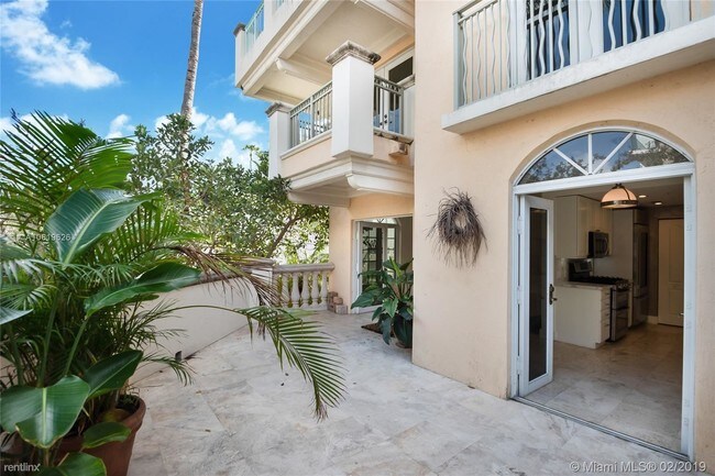 Foto del edificio - 2 br, 2 bath  - 730 3rd St