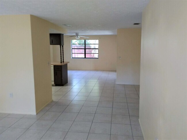 Foto del edificio - Corner Lot Home in New Port Richey