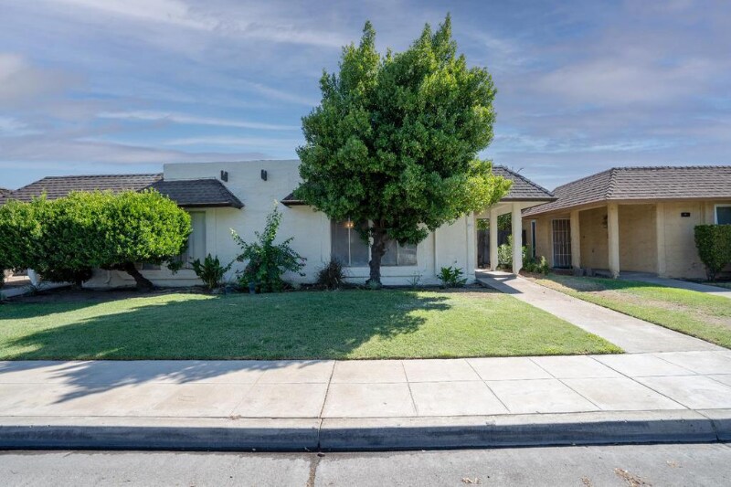 Foto principal - 2243 Helm Ave
