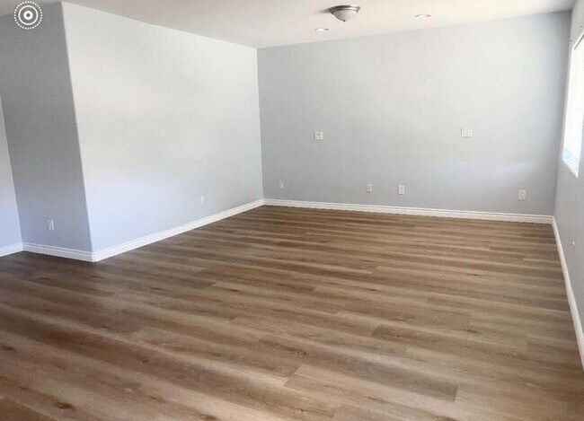 Foto del edificio - 33113 Campus Ln