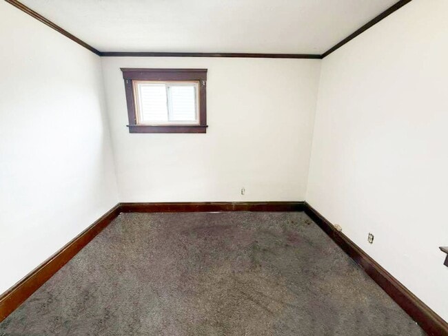 Building Photo - 3 BED 1 BATH BEAUTIFUL SINGLE FAMILY HOME IN GARFIELD HEIGHTS!