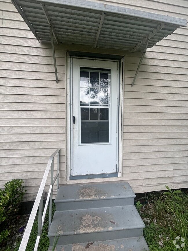 Building Photo - 9123 Cameron St