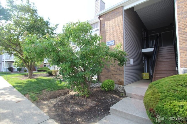 Building Photo - 8201 Tamarron Dr