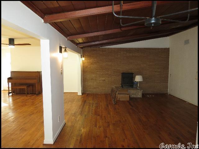 Building Photo - 2615 Flakewood Rd