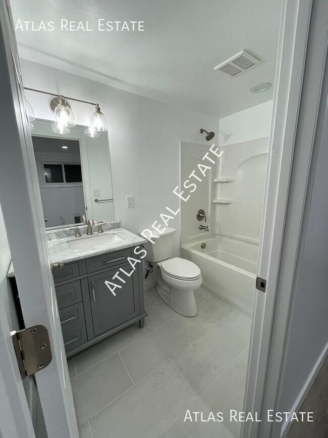 Building Photo - Gorgeous Remodeled Studio | Scenic Cottonw...