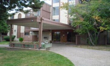 Building Photo - 1302 S Parker Rd
