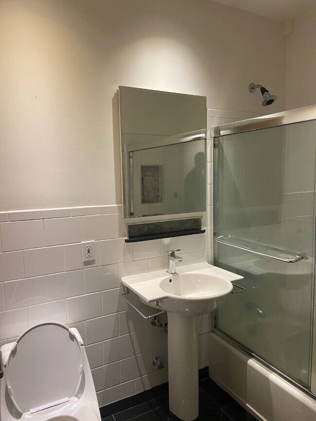 Foto del edificio - 534 W 46th St