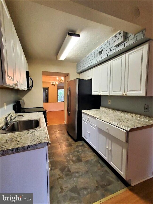 Foto del edificio - 7700 Hanover Pkwy