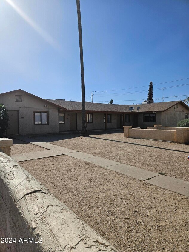 Foto principal - 568 W Wilson Ave