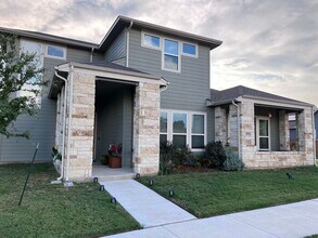 Building Photo - 7800 Hillock Terrace