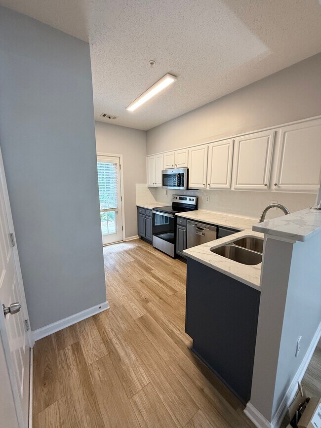 Foto del edificio - 209 Riverstone Commons Cir