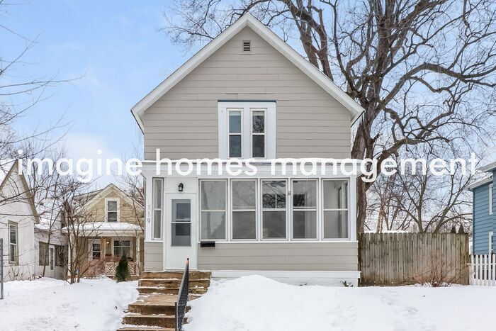 Foto principal - Remodeled 3 Bedroom, 2 Bathroom in Kingfield!