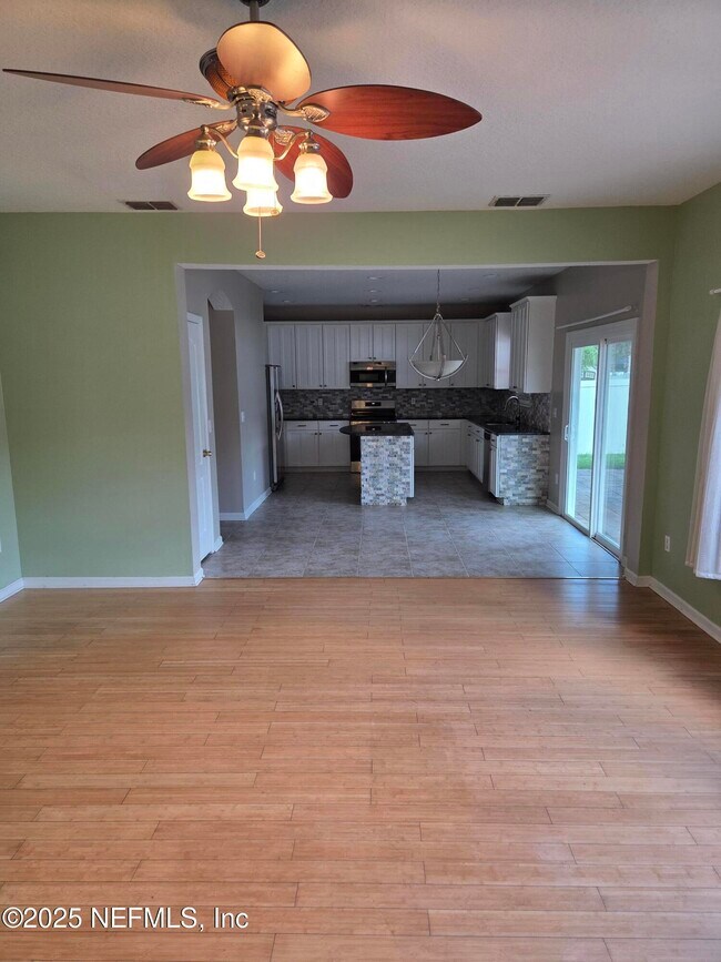 Building Photo - 1042 Drakefeather Dr