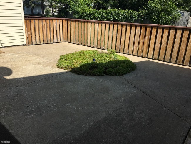 Foto del edificio - 2 br, 1 bath  - 107 Willow St 107 Willow