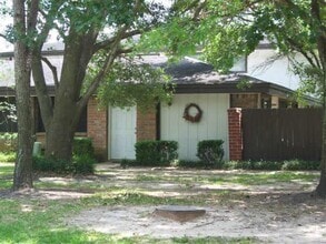 Building Photo - 12060 Mighty Oak Dr